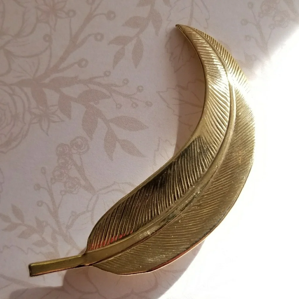 Vintage pretty leaf